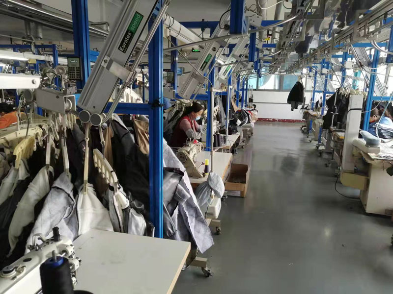 褲子生產(chǎn)現(xiàn)場(chǎng)