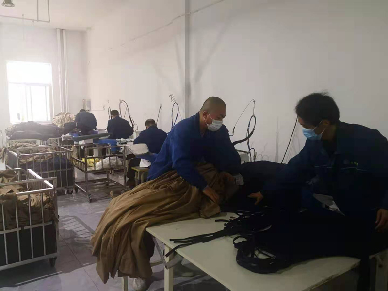 褲子生產(chǎn)現(xiàn)場(chǎng)