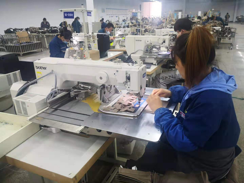 褲子生產(chǎn)現(xiàn)場